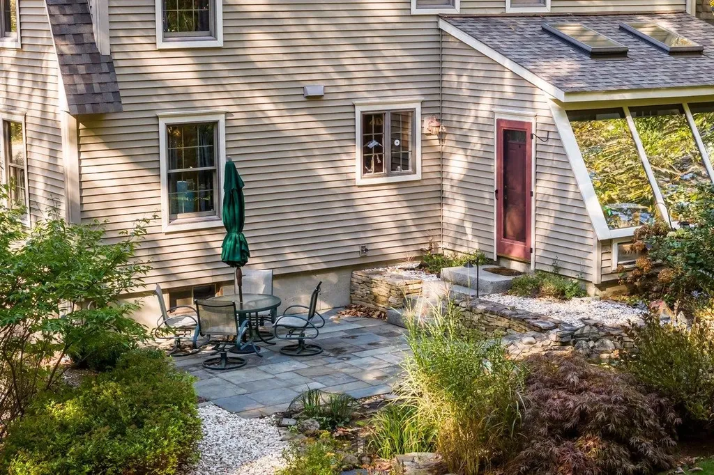 13 Moharimet Drive Madbury NH 03823