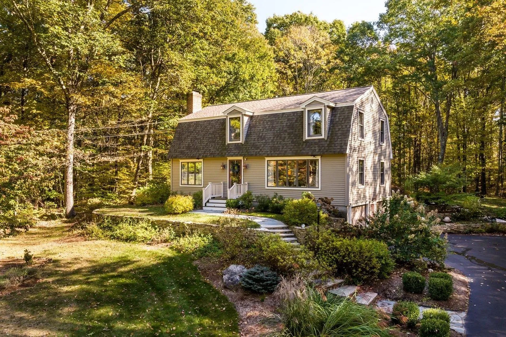 13 Moharimet Drive Madbury NH 03823