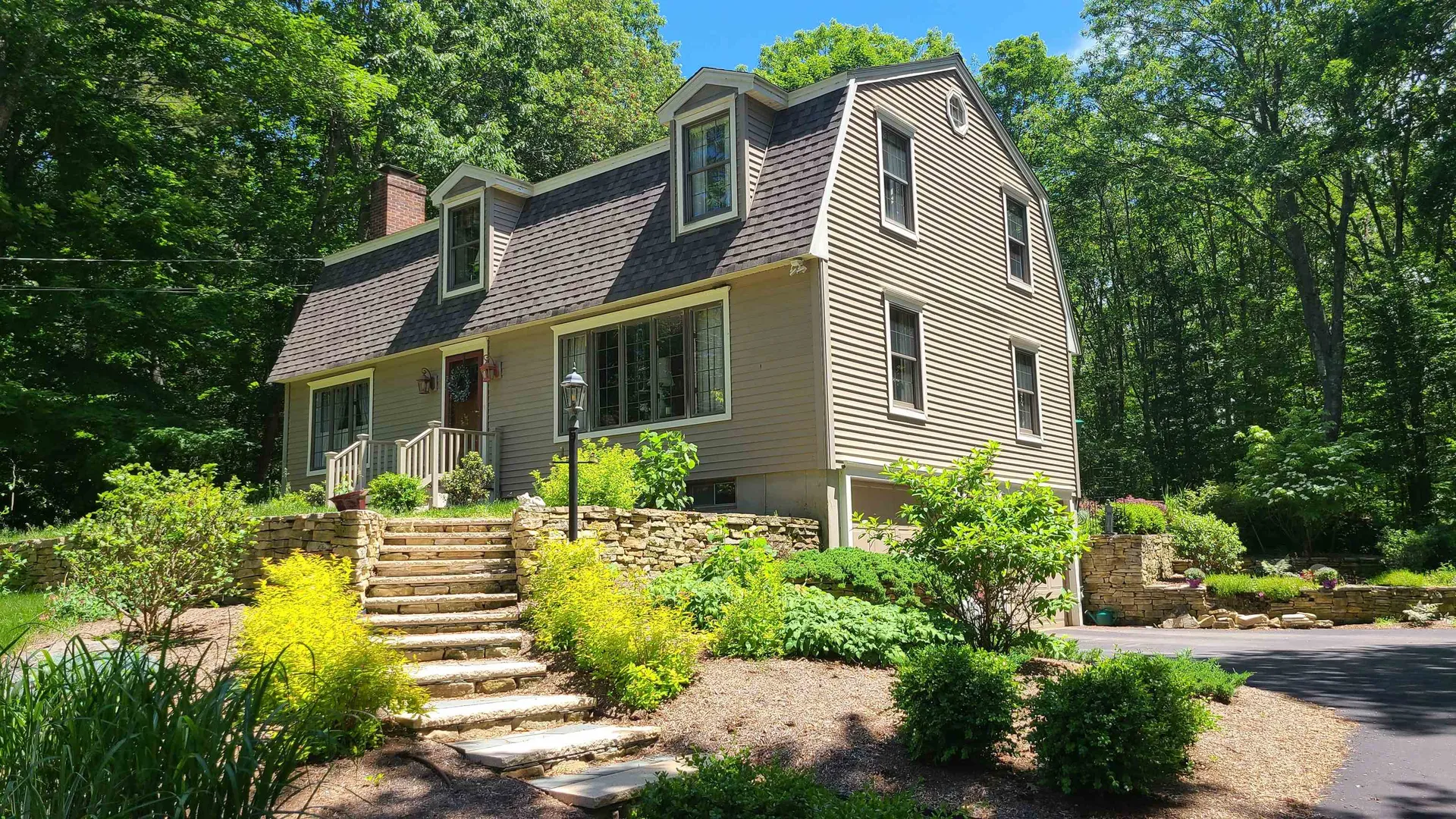 13 Moharimet Drive Madbury NH 03823