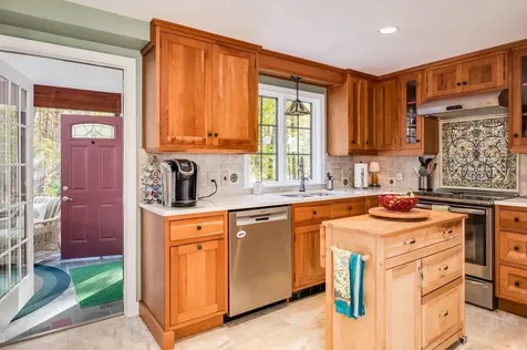 13 Moharimet Drive Madbury NH 03823