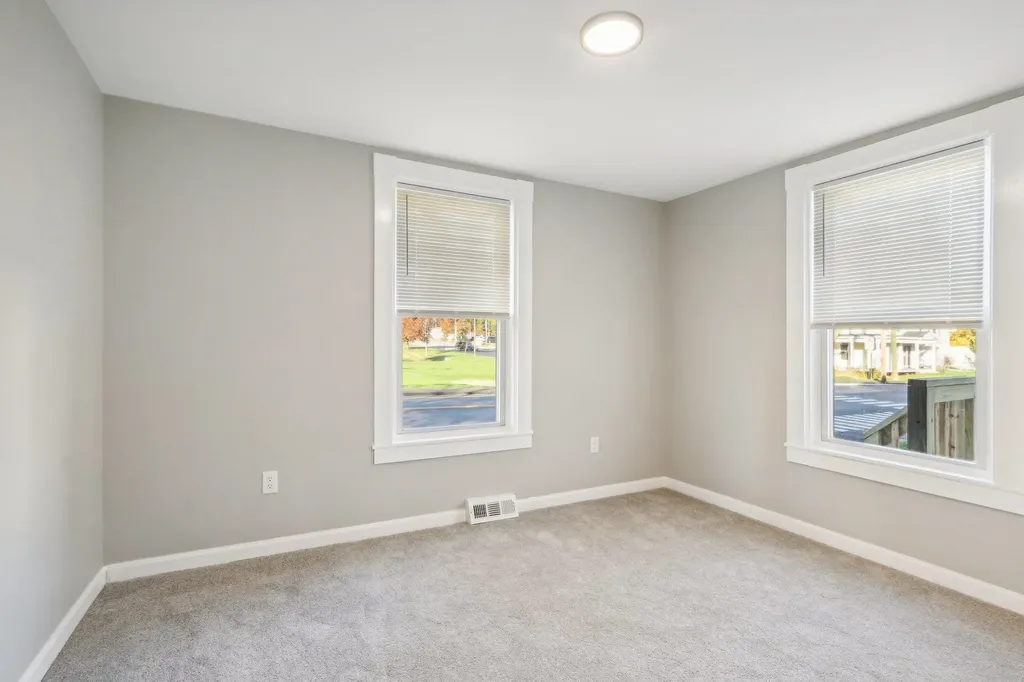 24 Elm Street Goffstown NH 03045