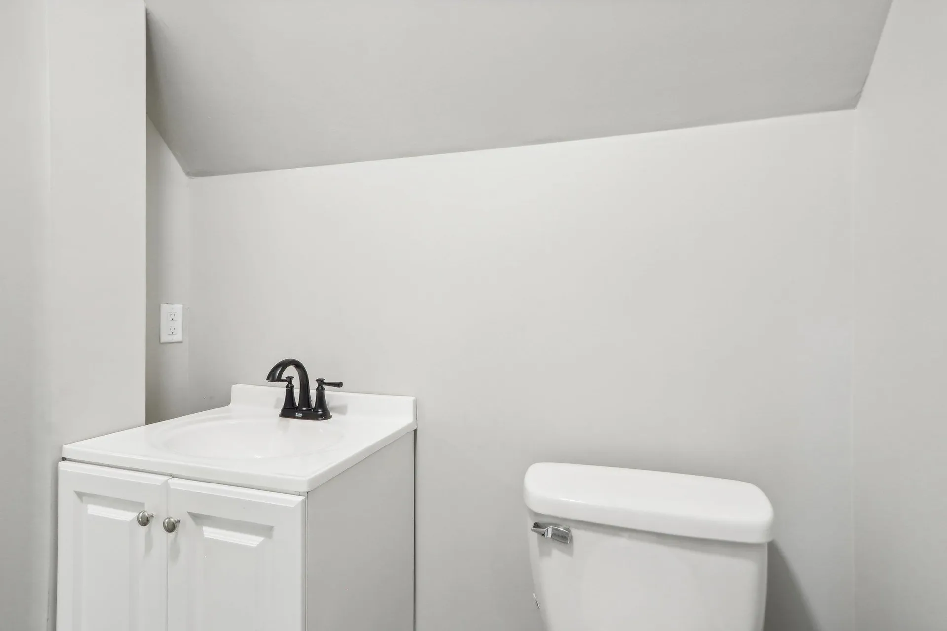 24 Elm Street Goffstown NH 03045