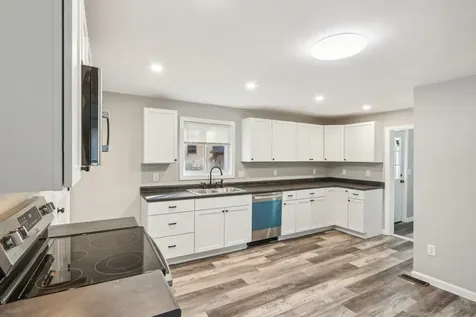 24 Elm Street Goffstown NH 03045