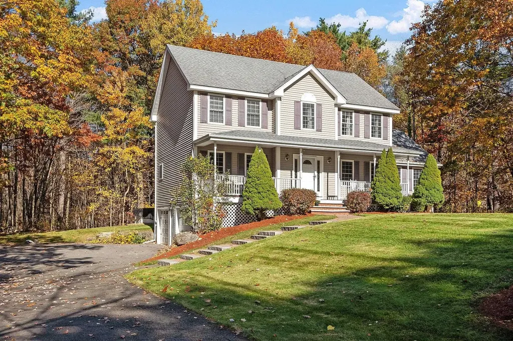 8 Hidden Meadow Drive Londonderry NH 03053