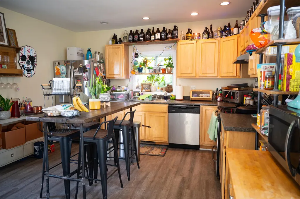 4 Pleasant Street Nashua NH 03060