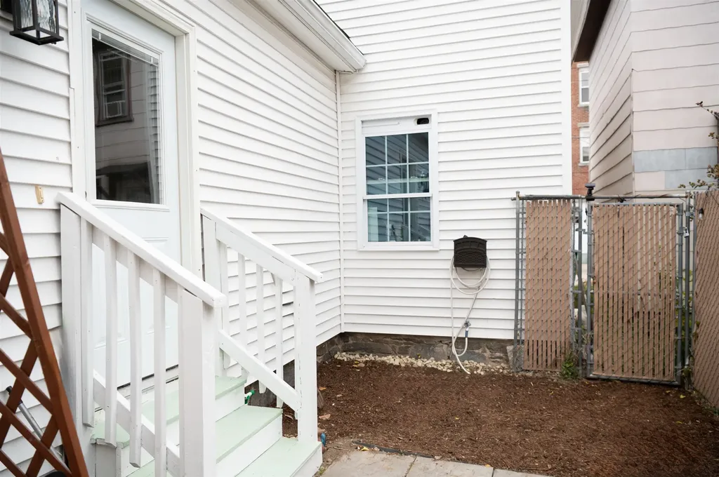 4 Pleasant Street Nashua NH 03060