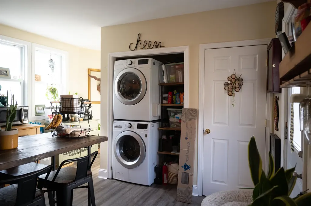 4 Pleasant Street Nashua NH 03060