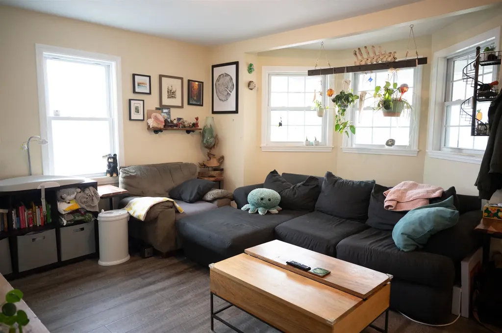 4 Pleasant Street Nashua NH 03060