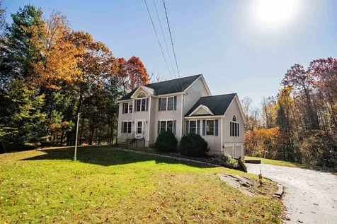 41 Snow Lane Sandown NH 03873