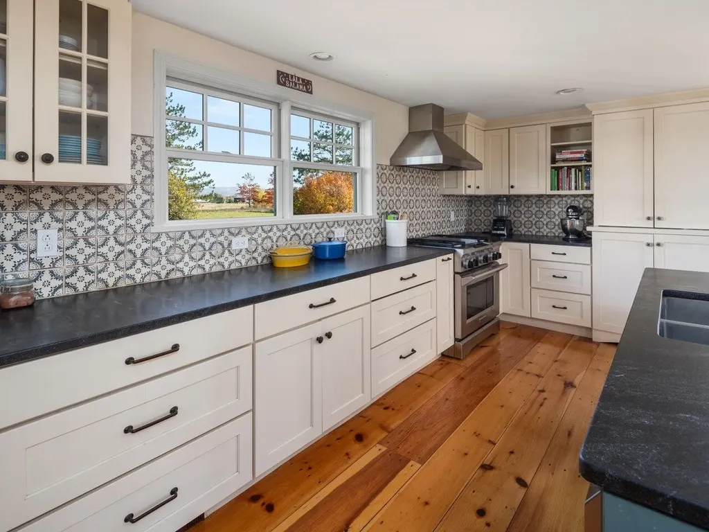 1102 Dorset Street Charlotte VT 05445