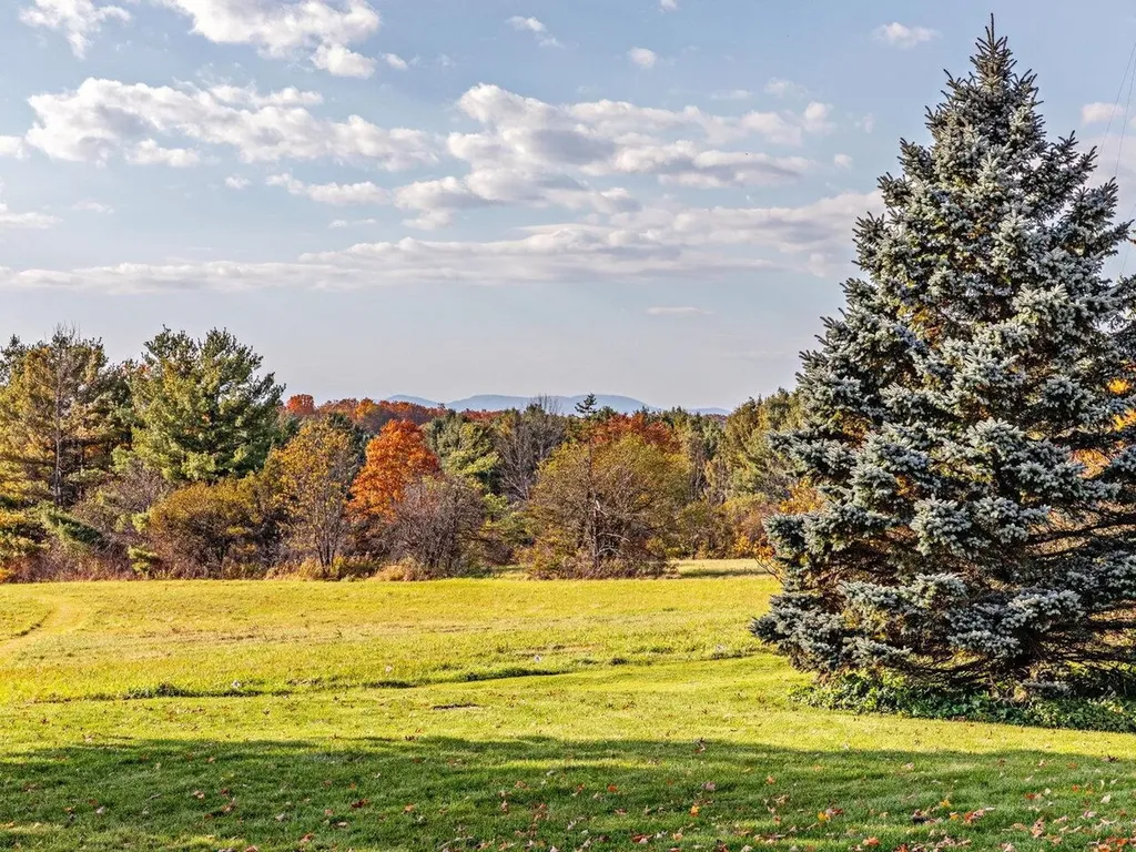 1102 Dorset Street Charlotte VT 05445