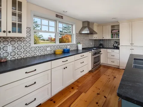 1102 Dorset Street Charlotte VT 05445