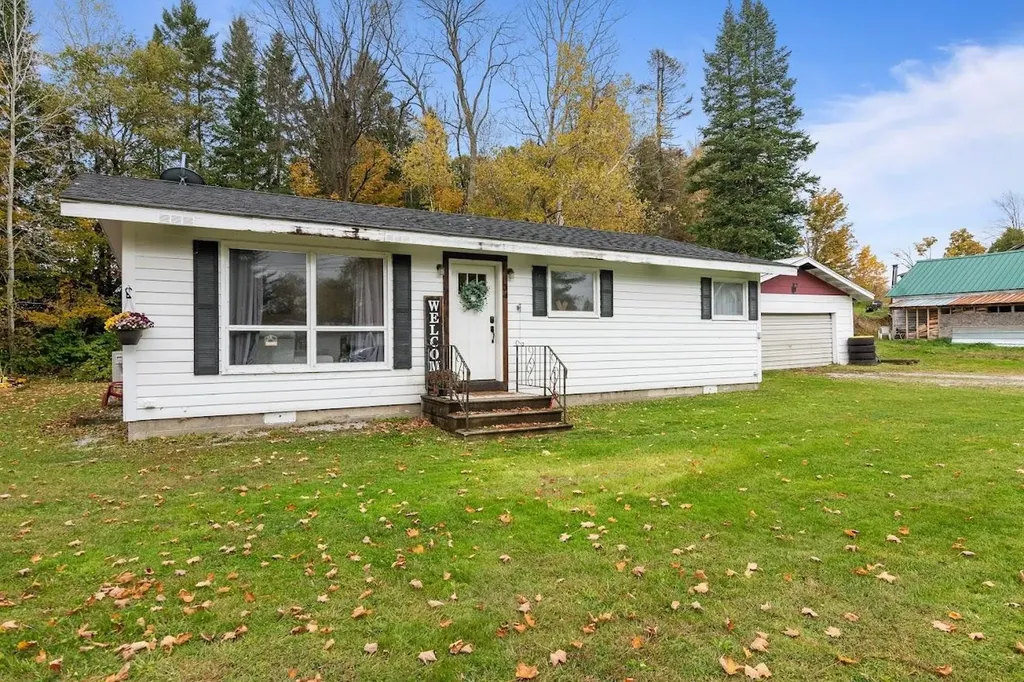 34 Harlem Street Richford VT 05476