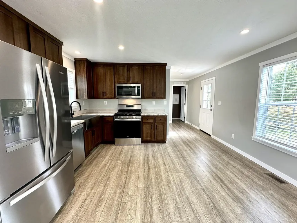 9 Nut Hatch Lane Keene NH 03431