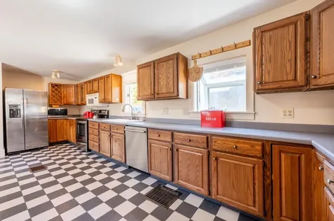 85 West Main Street Bradford NH 03221