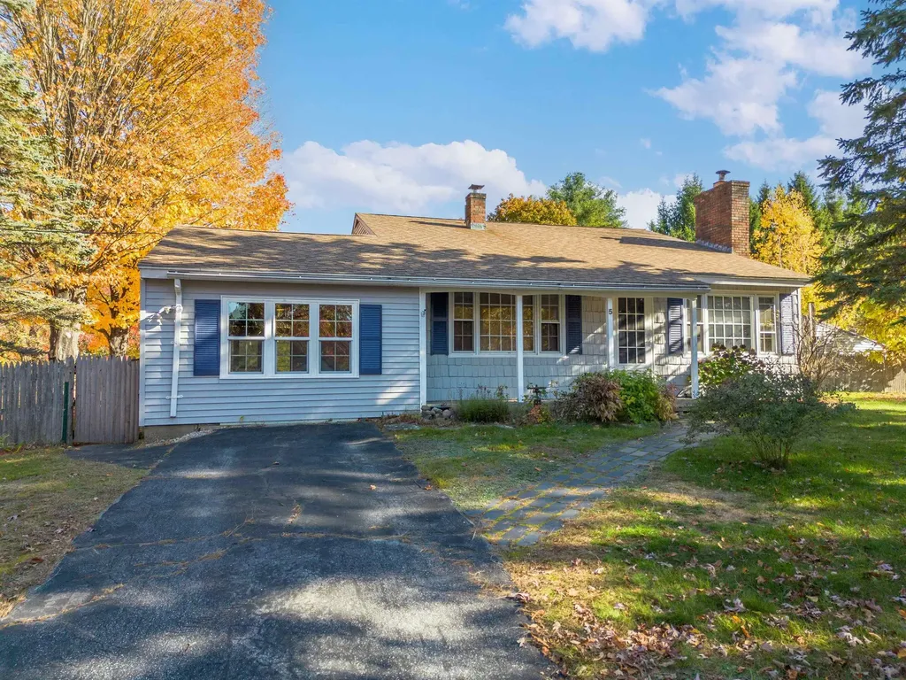 5 Hemlock Springs Road Derry NH 03038