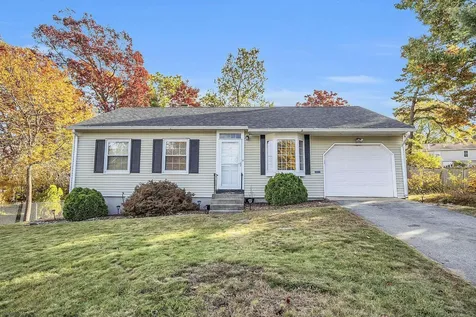 17 Terry Street Nashua NH 03064
