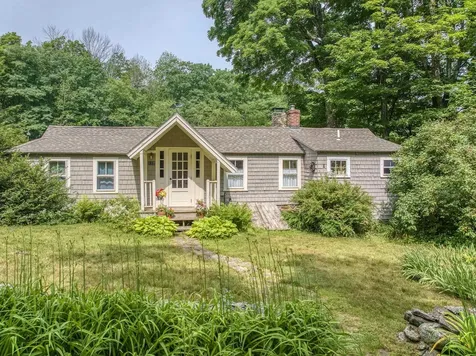 115 Town Line Road Francestown NH 03043