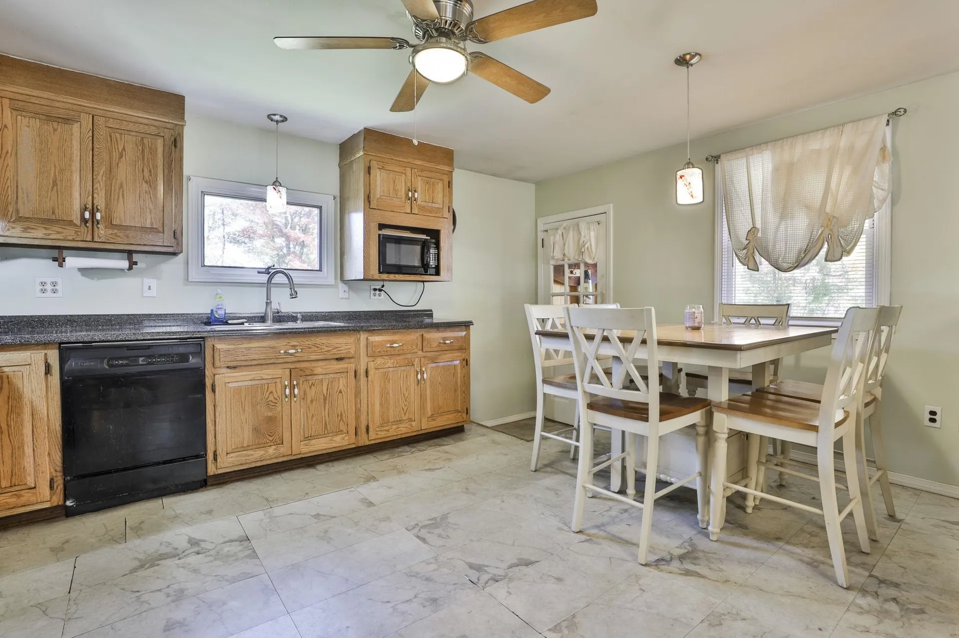 10 Pilgrim Avenue Merrimack NH 03054
