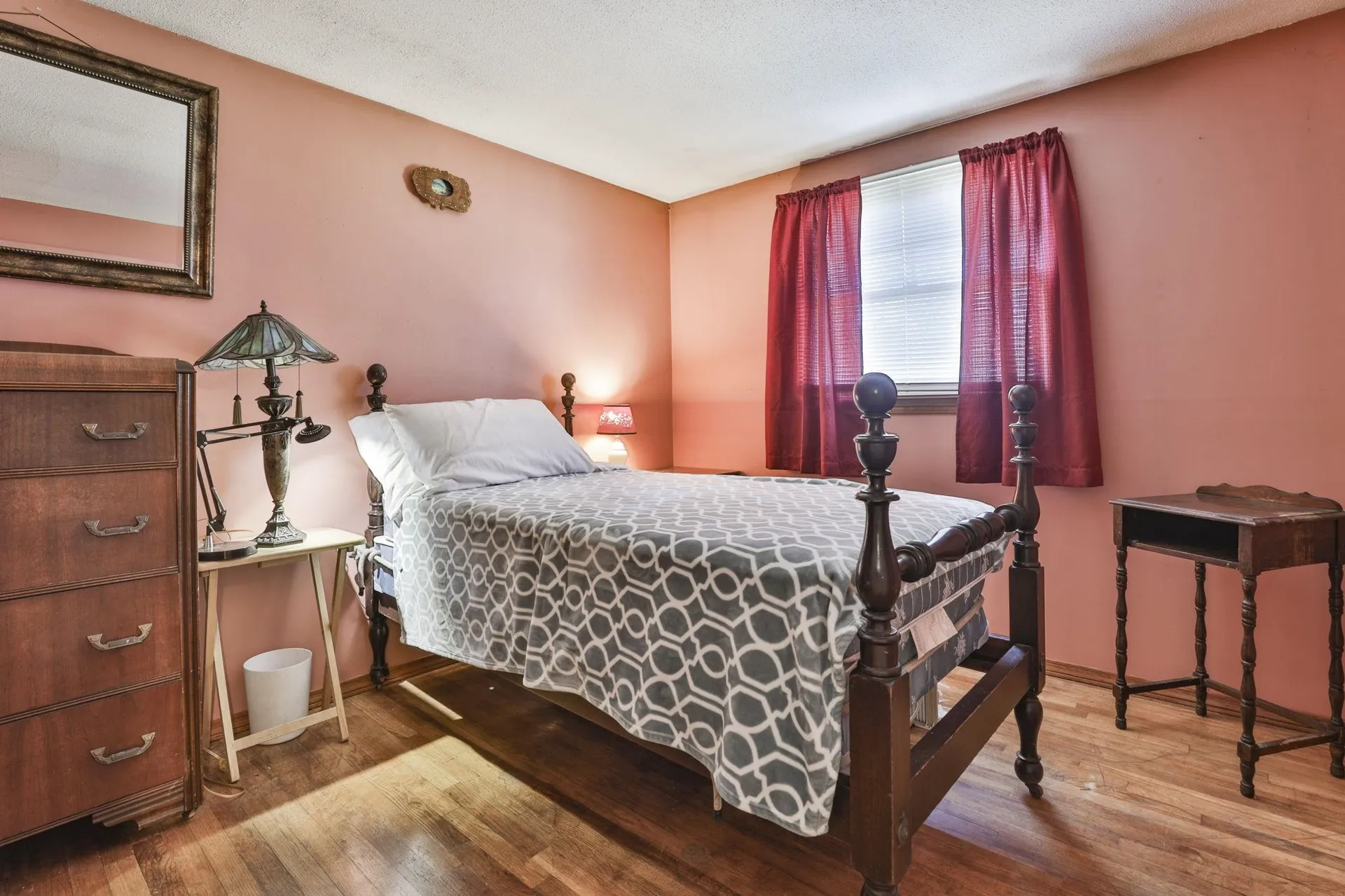 10 Pilgrim Avenue Merrimack NH 03054