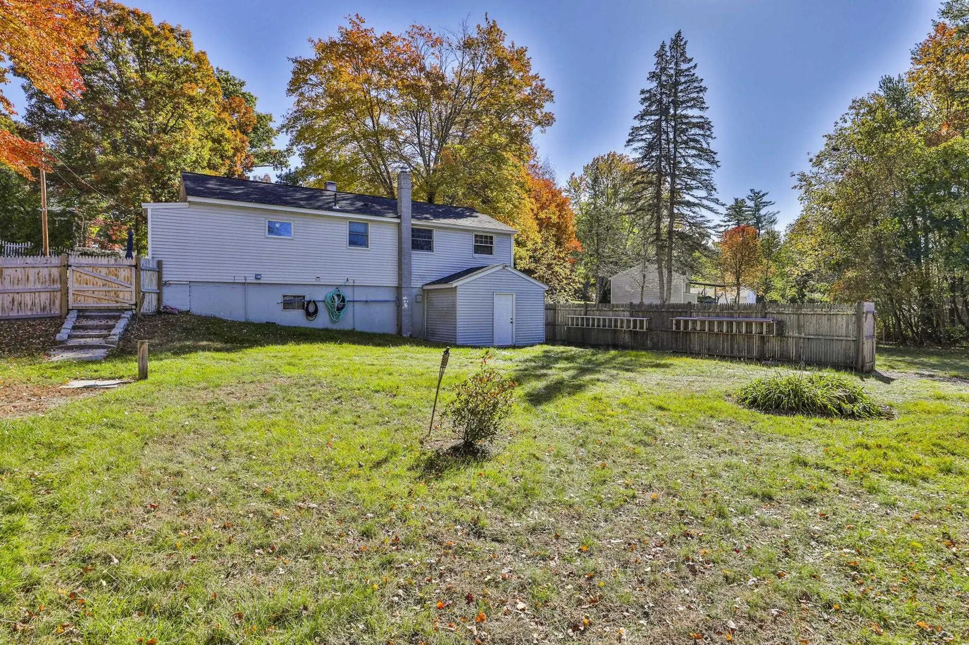 10 Pilgrim Avenue Merrimack NH 03054