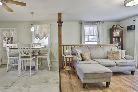 10 Pilgrim Avenue Merrimack NH 03054