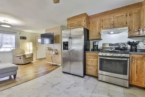 10 Pilgrim Avenue Merrimack NH 03054