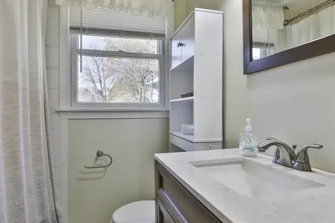 10 Pilgrim Avenue Merrimack NH 03054