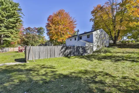 10 Pilgrim Avenue Merrimack NH 03054