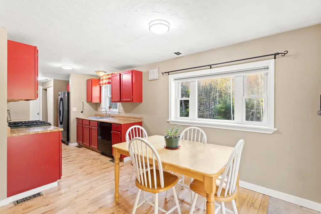 50 Harvey Lake Road Northwood NH 03261