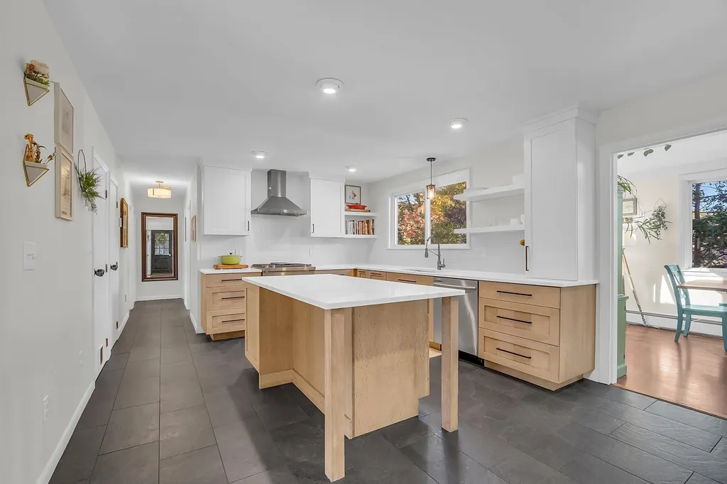 134 Brunelle Avenue Manchester NH 03103