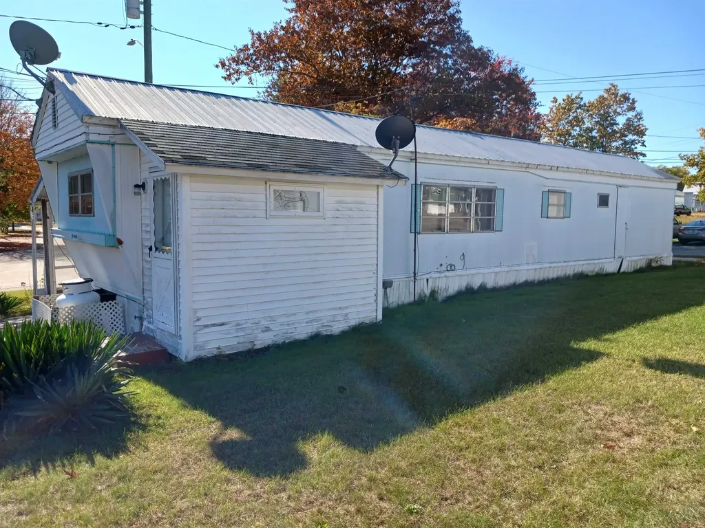2 Lilac Lane Franklin NH 03235