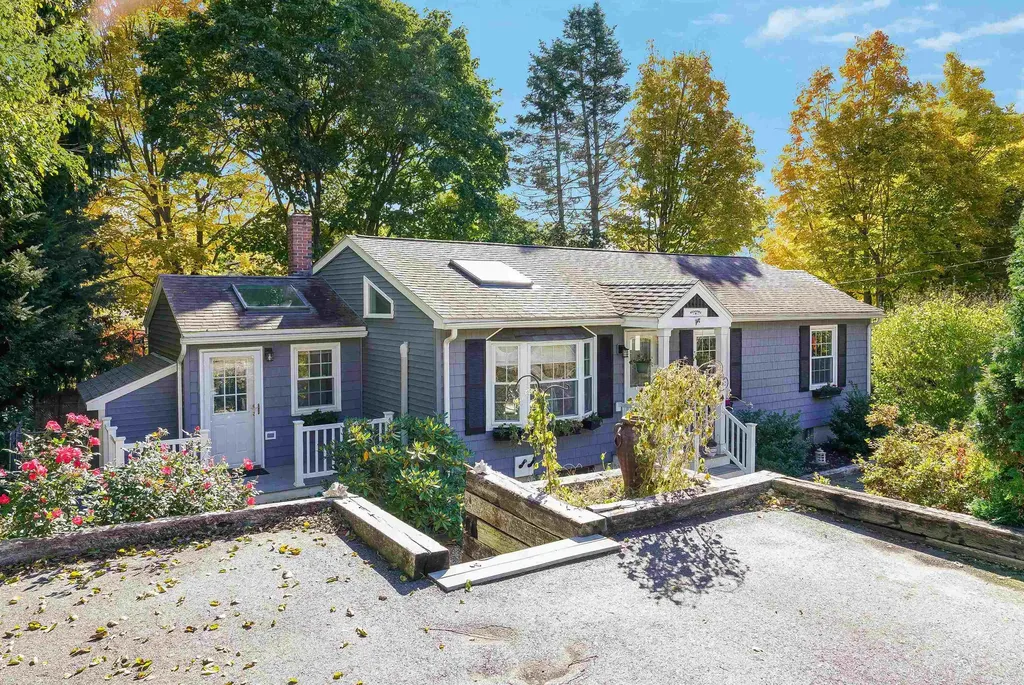 27 Railroad Avenue Newfields NH 03856