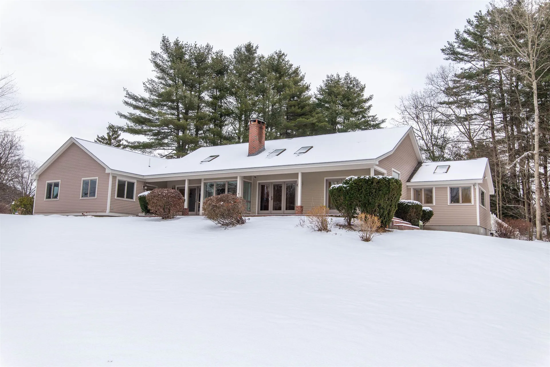 19 Sherwood Meadows Pembroke NH 03275