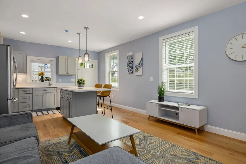 5 Pleasant Street Kittery ME 03904