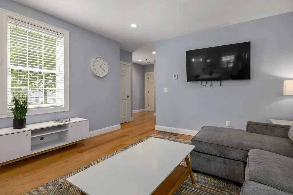 5 Pleasant Street Kittery ME 03904