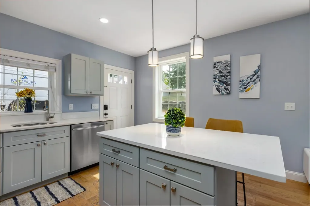 5 Pleasant Street Kittery ME 03904