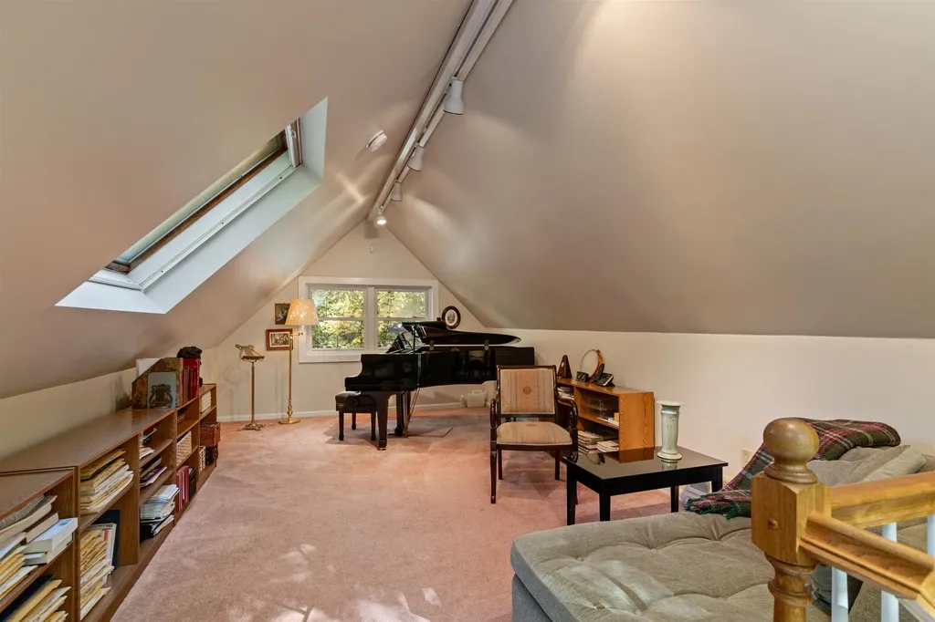 423 Oak Circle Colchester VT 05446