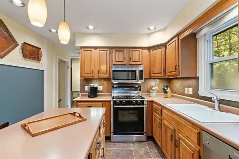 423 Oak Circle Colchester VT 05446