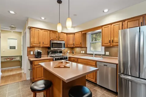 423 Oak Circle Colchester VT 05446