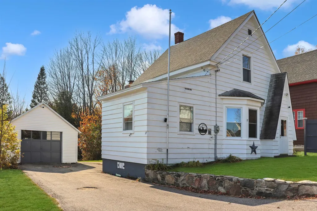 17 2nd Street Gorham NH 03581