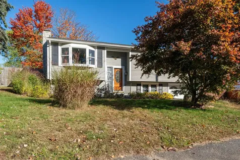 8 Waltham Drive Nashua NH 03060