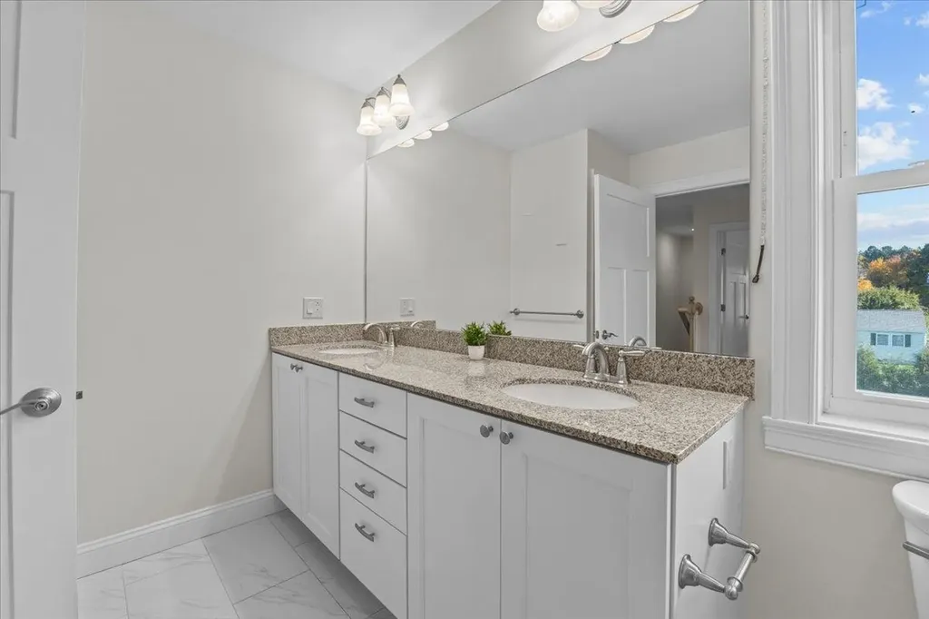 48 Chase Court Essex VT 05452