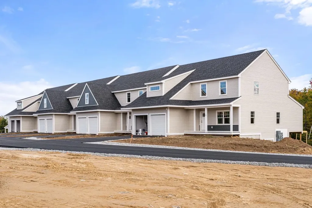 7 Brightstone Way Sandown NH 03873