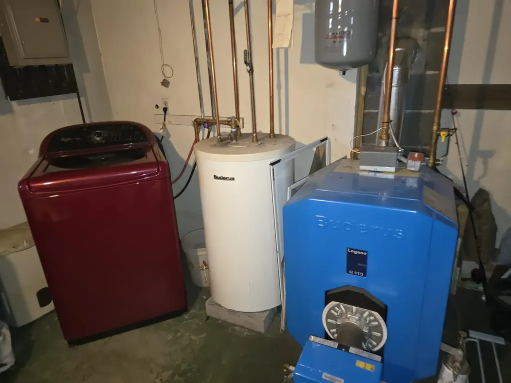 10 Hardy Avenue Claremont NH 03743