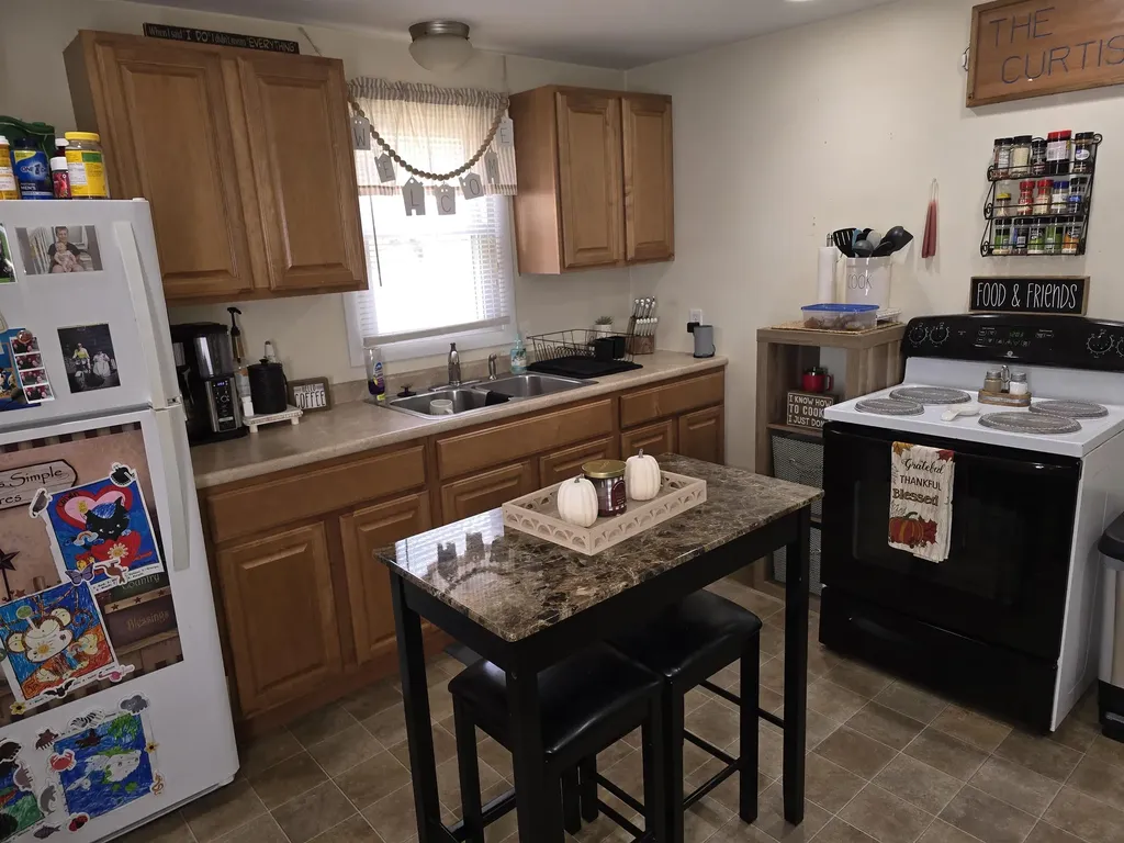 10 Hardy Avenue Claremont NH 03743