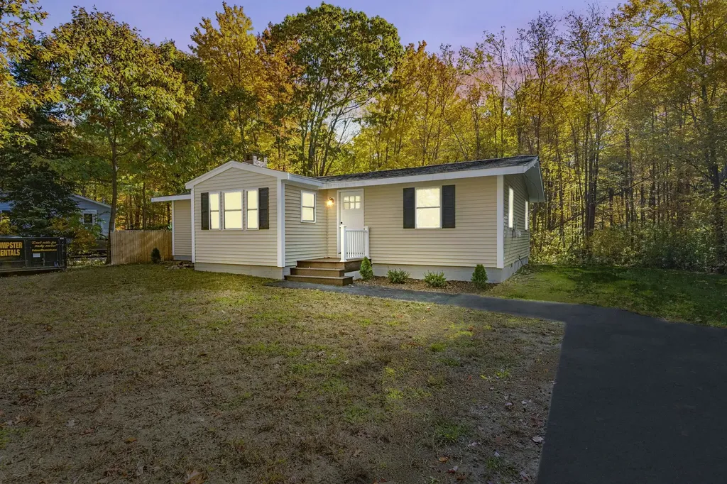54 Adams Avenue Seabrook NH 03874