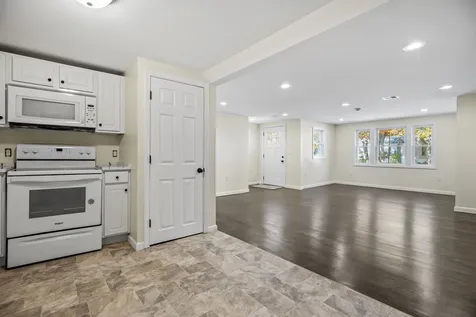 54 Adams Avenue Seabrook NH 03874