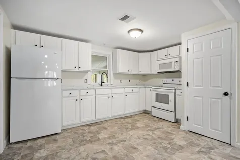 54 Adams Avenue Seabrook NH 03874