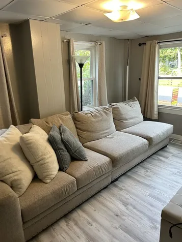 20 Aiken Street Derry NH 03038